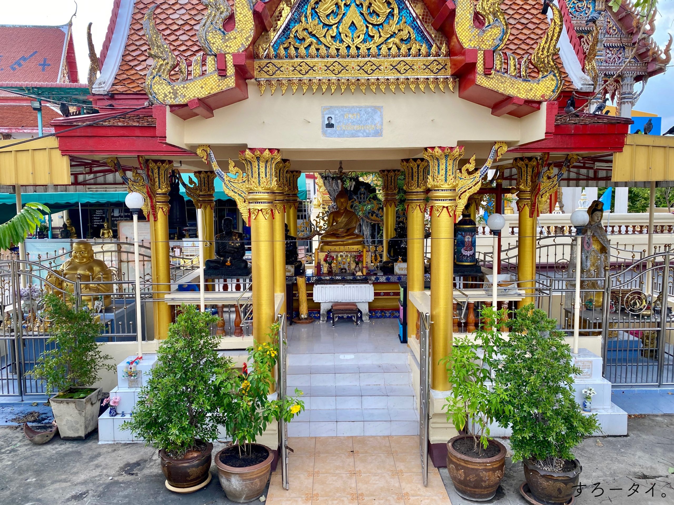 ワット・ノーイナイ　Wat Noi Nai วัดน้อยใน