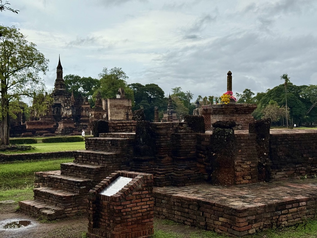 サーンラックムアン スコータイ県 THE CITY PILLAR SHRINE Sukhothai ศาลหลักเมืองจังหวัดสุโขทัย