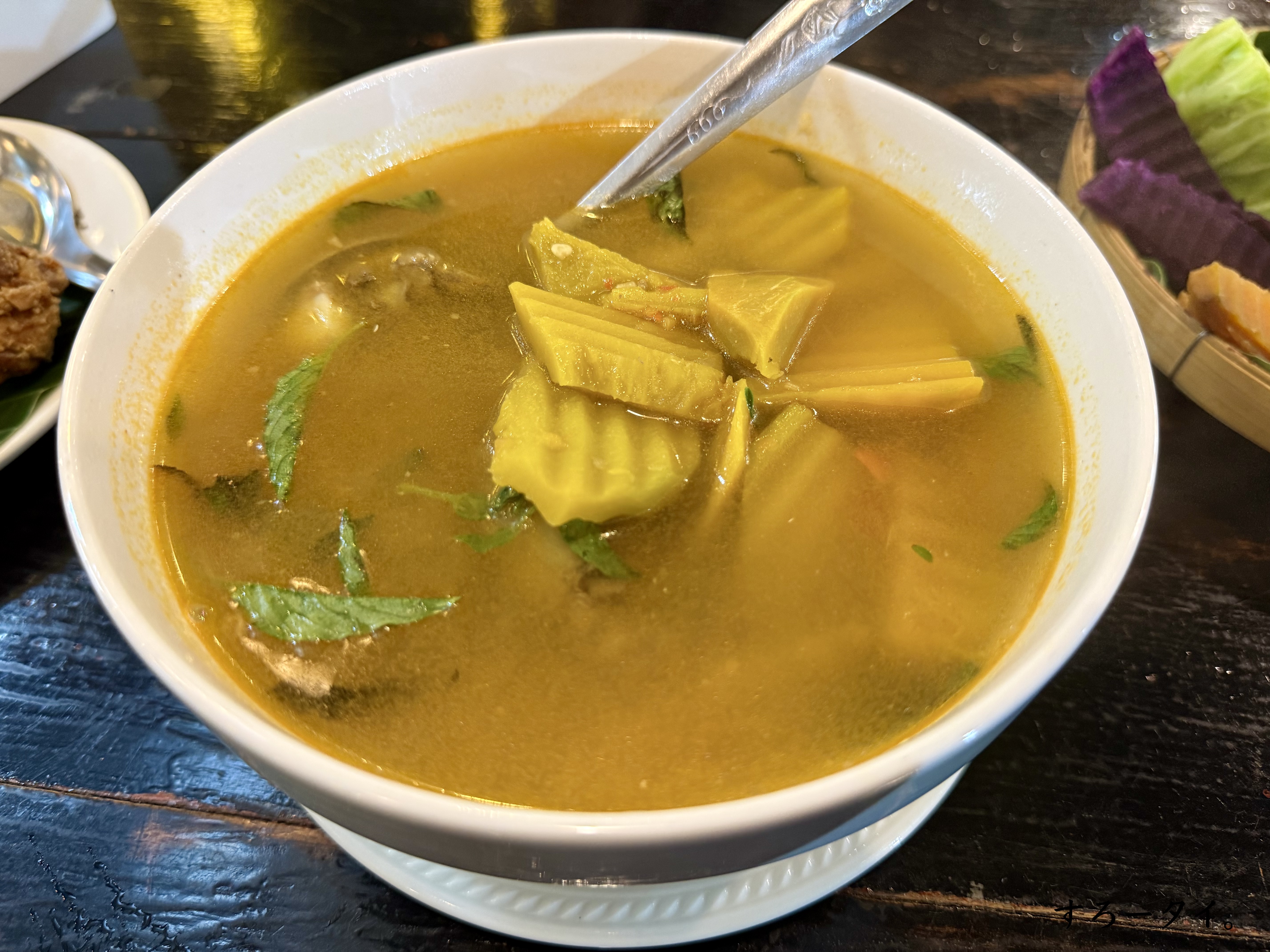 フアンプーカー(เฮือนภูคา)