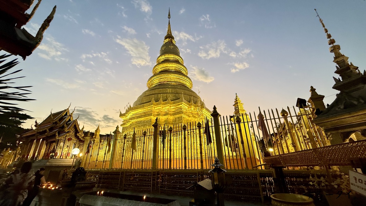ワット・プラタートハリプンチャイ(วัดพระธาตุหริภุญชัย)